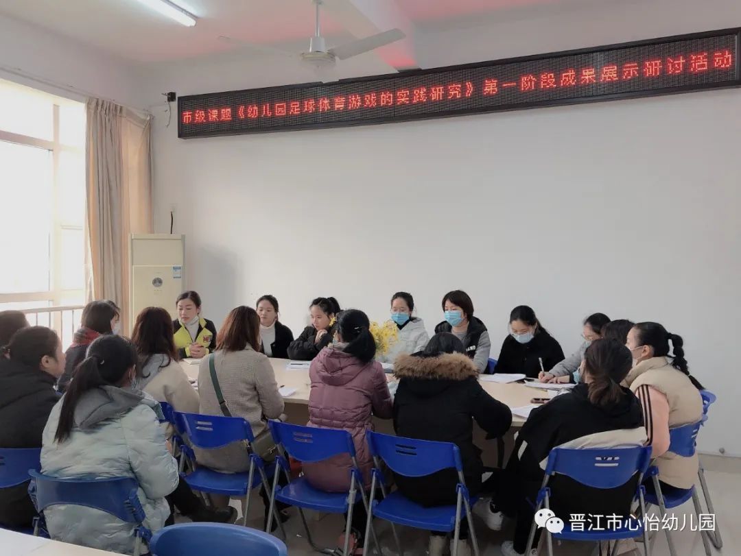 足球带球技术动作_足球带球击球规则是什么_足球带球规则击球是谁发球