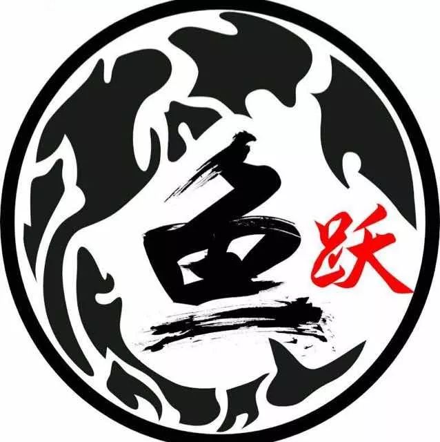 足球中场手势_足球中场手球判罚规则是什么_中场手球判罚点球吗
