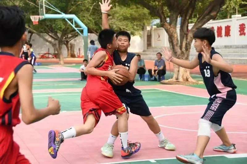 小学篮球比赛控球规则_篮球比赛规则视频教学_篮球比赛规则小学生