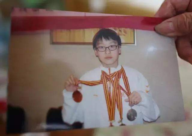 游泳冠军世界是谁_第一世界游泳冠军是谁_游泳世界冠军
