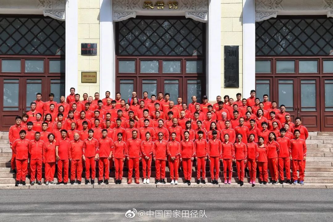 博尔特跳高历史_博尔特能跳多高_博尔特立定跳远成绩