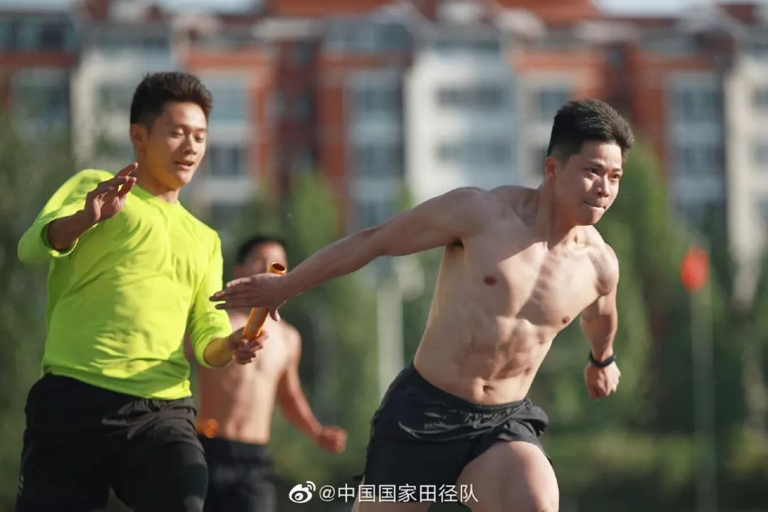 博尔特跳高历史_博尔特立定跳远成绩_博尔特能跳多高