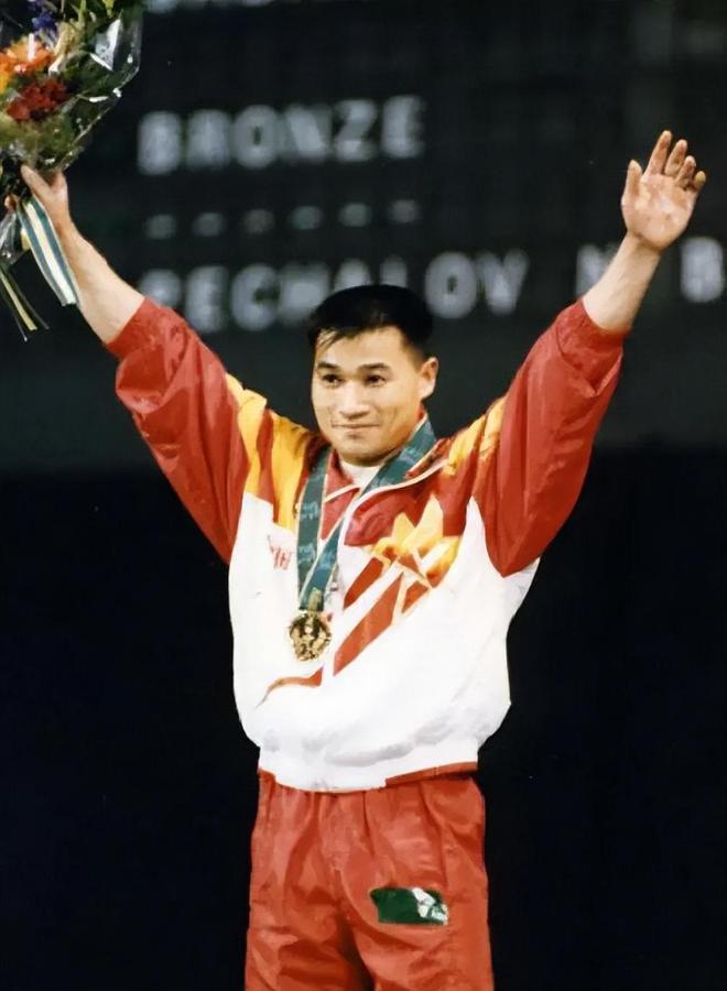 举重冠军石智勇的故事_男子举重石智勇是否获得冠军_举重冠军石智勇属什么生肖