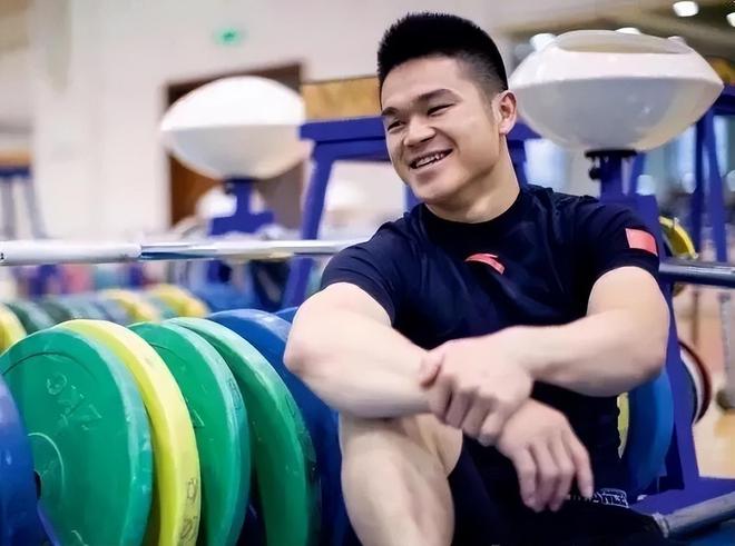 举重冠军石智勇属什么生肖_男子举重石智勇是否获得冠军_石智勇男子举重夺冠