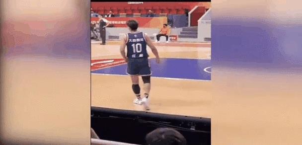 手势篮球驱逐规则图解_手势篮球驱逐规则是什么_篮球手势规则驱逐